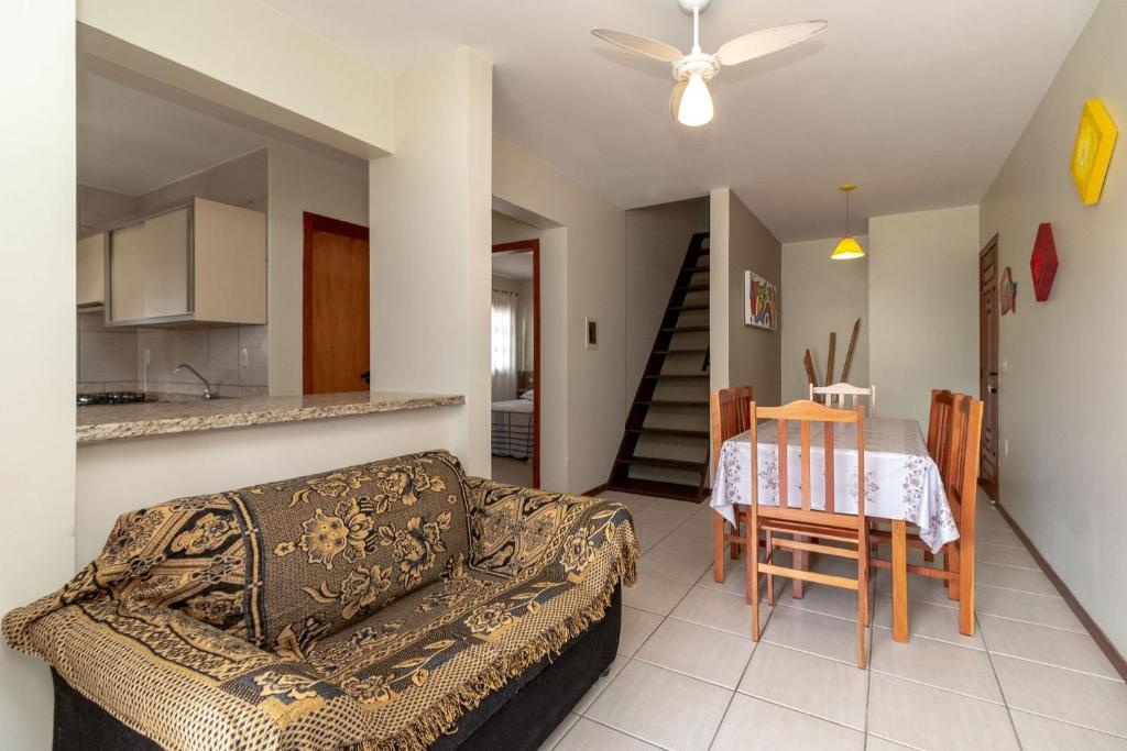  Apartamento p/ 8 Pessoas na Praia Bombas - AN 09