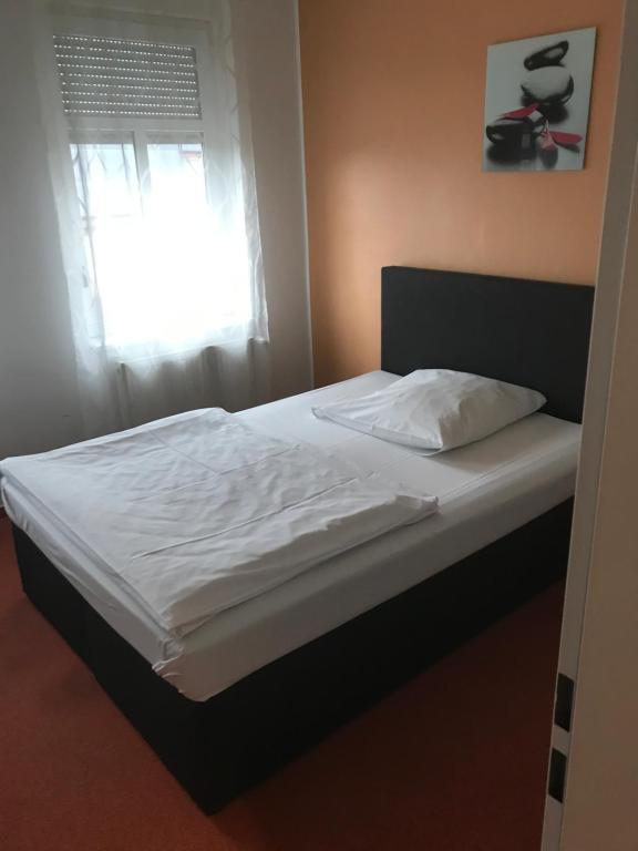 Hotel Zum Weinberg - Double Room