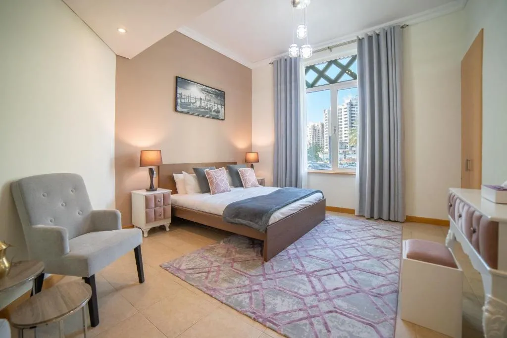 Luton Vacation Homes - Shoreline Apartment with Beach access, Dubai, Emiratele Arabe Unite