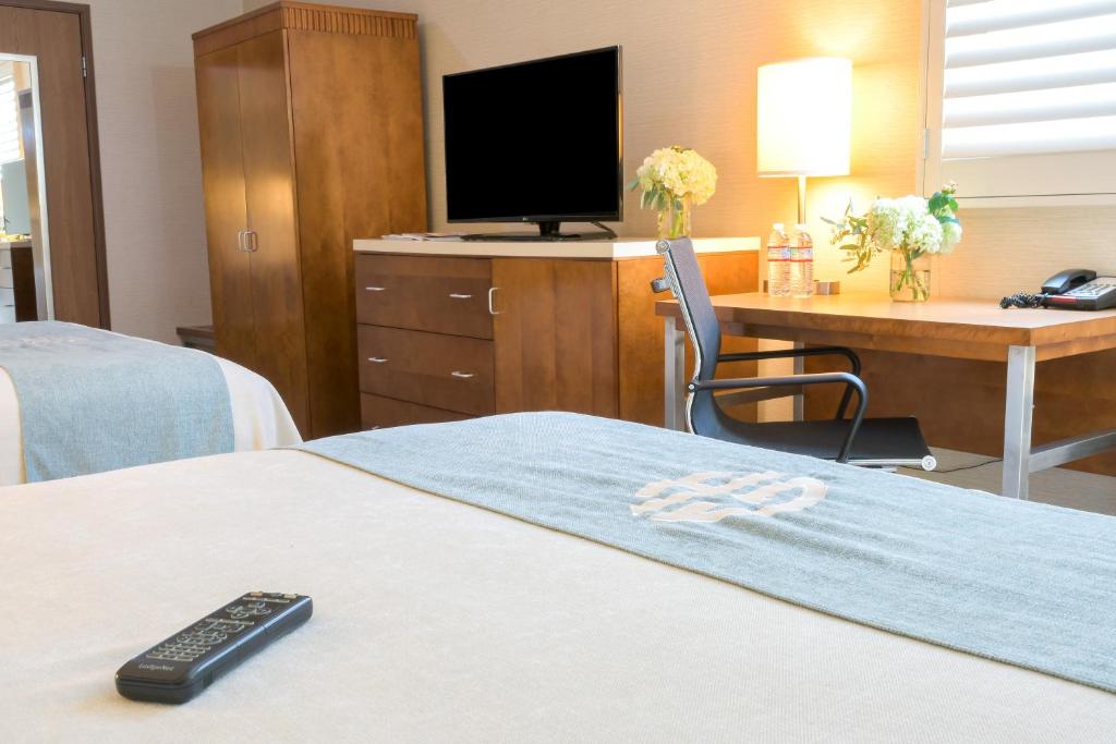 Gateway Hotel Santa Monica photo