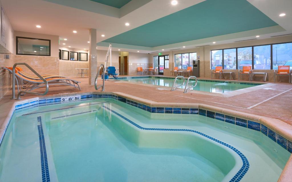 Holiday Inn Express & Suites Orem-North Provo photo