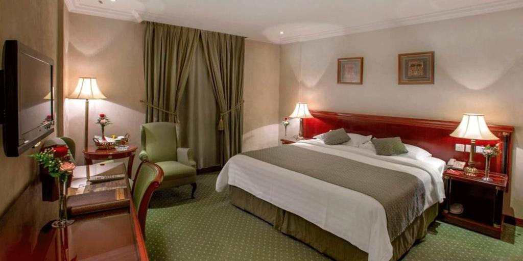 Crowne Plaza Riyadh Palace, an IHG Hotel - 標準的なキングルーム