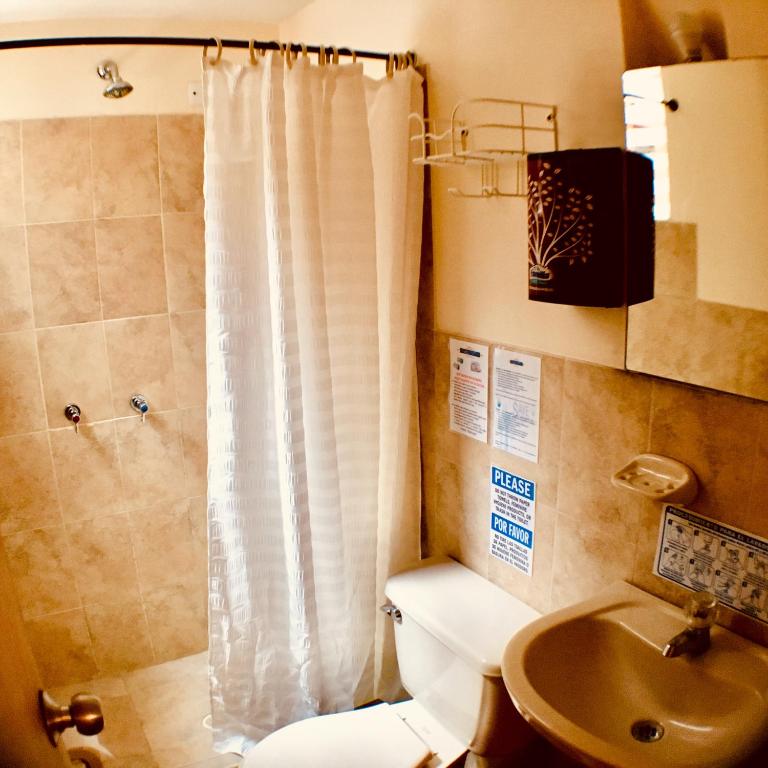 Koupelna v ubytování Hostal La Candelaria