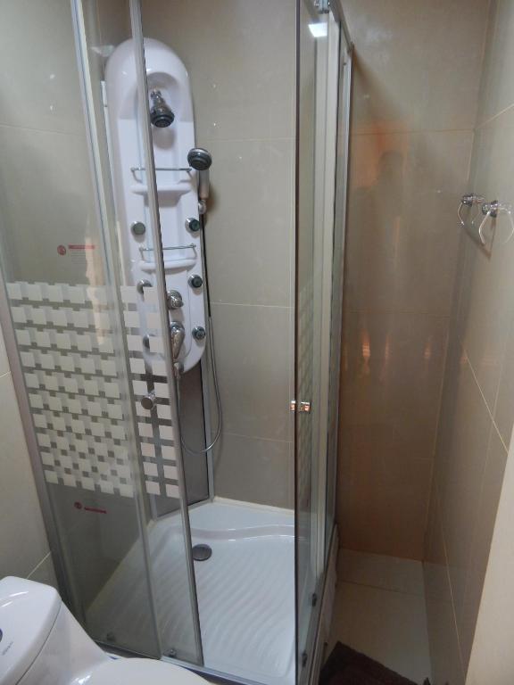 Un baño de Hostal Plaza Maule