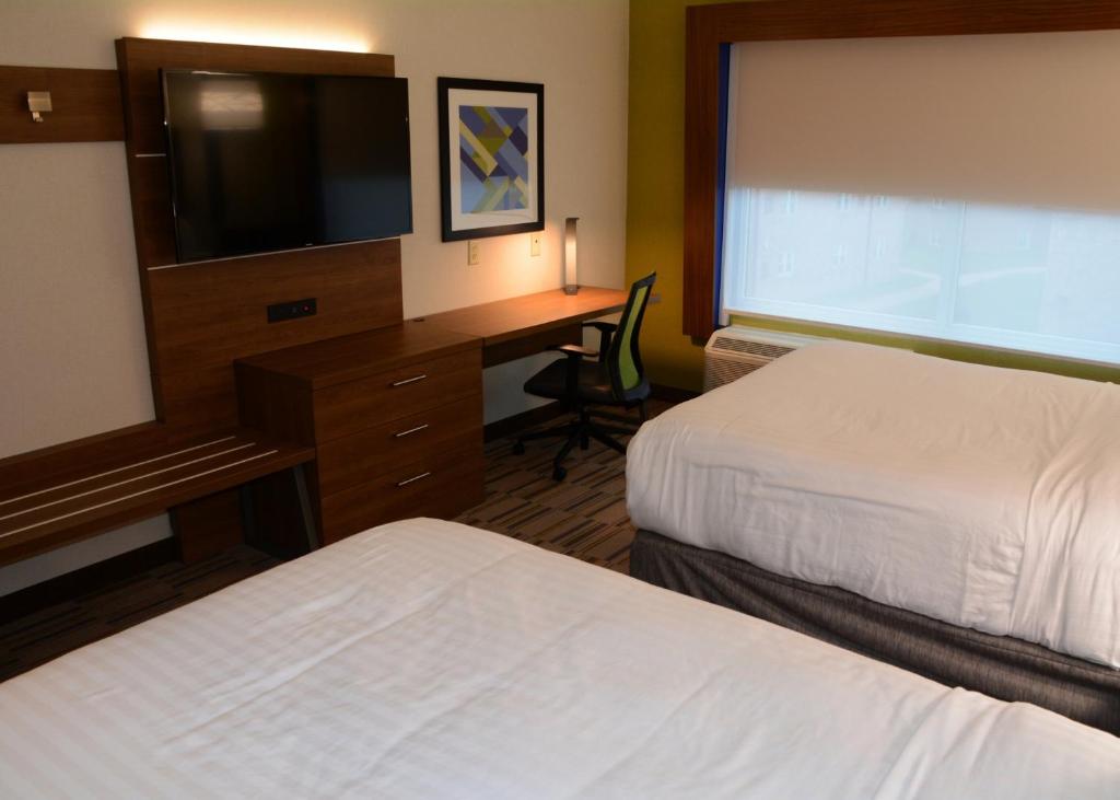 Holiday Inn Express & Suites - Pittsburgh - Monroeville by IHG photo