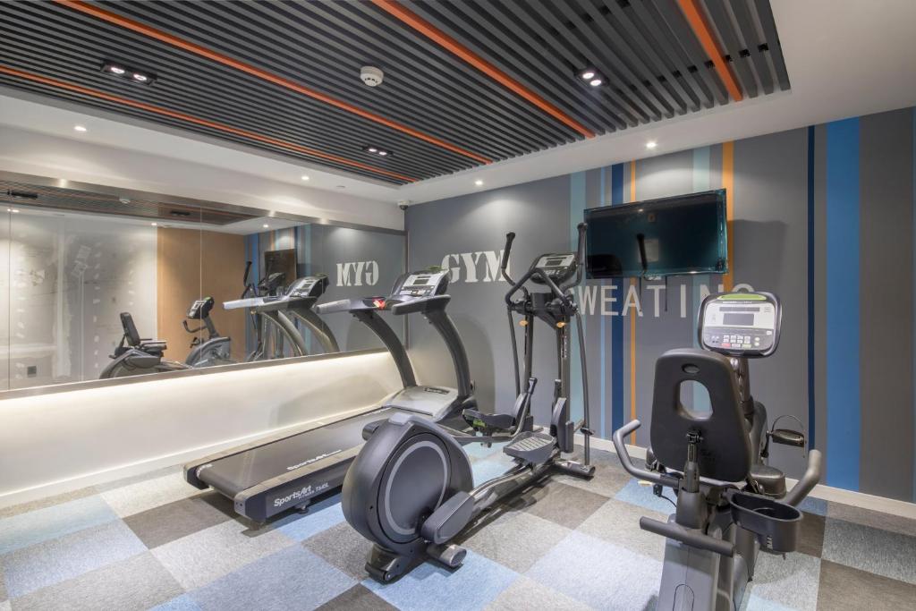 Fitness centrum a/nebo fitness zařízení v ubytování Holiday Inn Express Shanghai Jiading Center by IHG