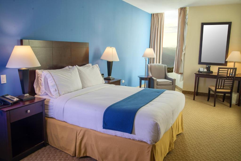 Postel nebo postele na pokoji v ubytování Intercity Hotels San Pedro Sula