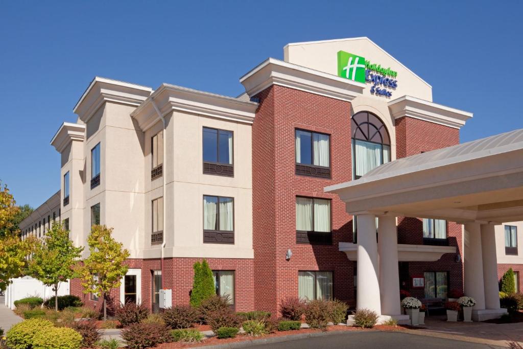 a rendering of the front of a hotel at Holiday Inn Express Hotel & Suites Manchester - Airport, an IHG Hotel in Manchester