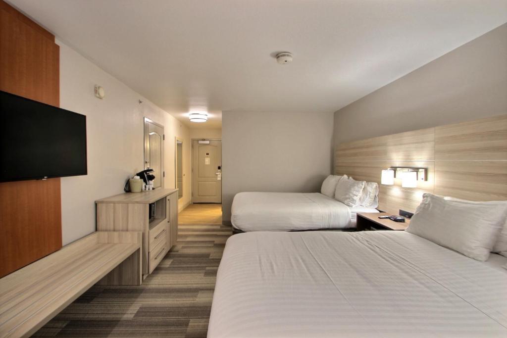 Holiday Inn Express Hotel & Suites Milwaukee Airport by IHG - Camera Queen Standard Con Due Letti Queen
