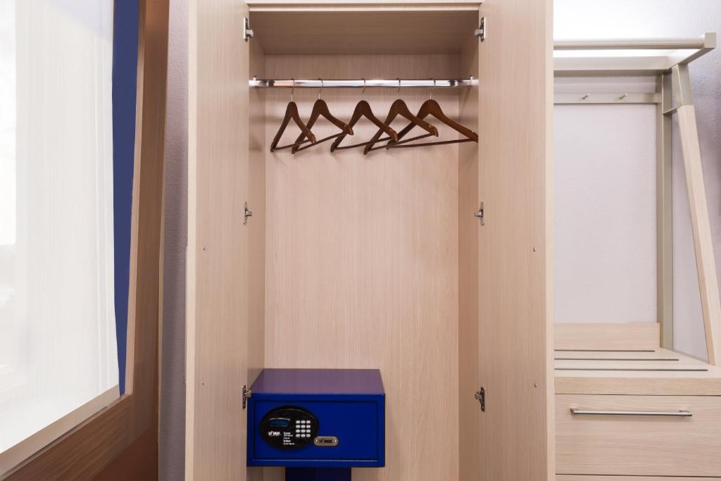 Holiday Inn Express & Suites - Nearest Universal Orlando by IHG photo