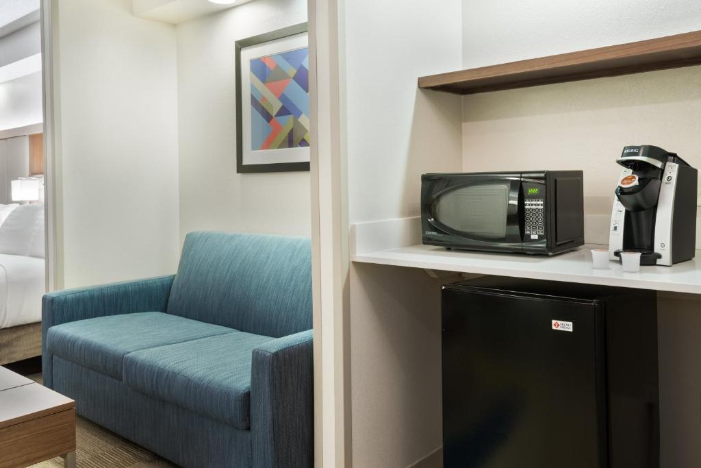 Holiday Inn Express & Suites - Nearest Universal Orlando, an IHG Hotel - Suite Queen Avec Canapé-Lit