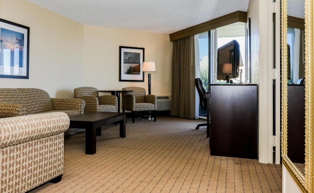 Holiday Inn Express- North Palm Beach and IHG Hotel photo