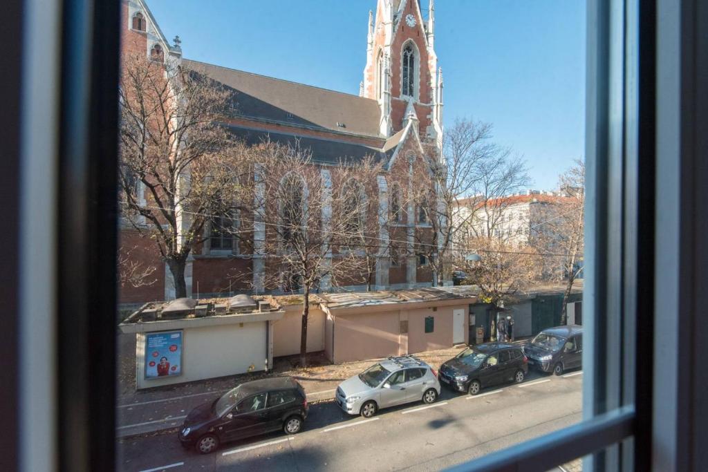 Belvedere Central Apartment - 9