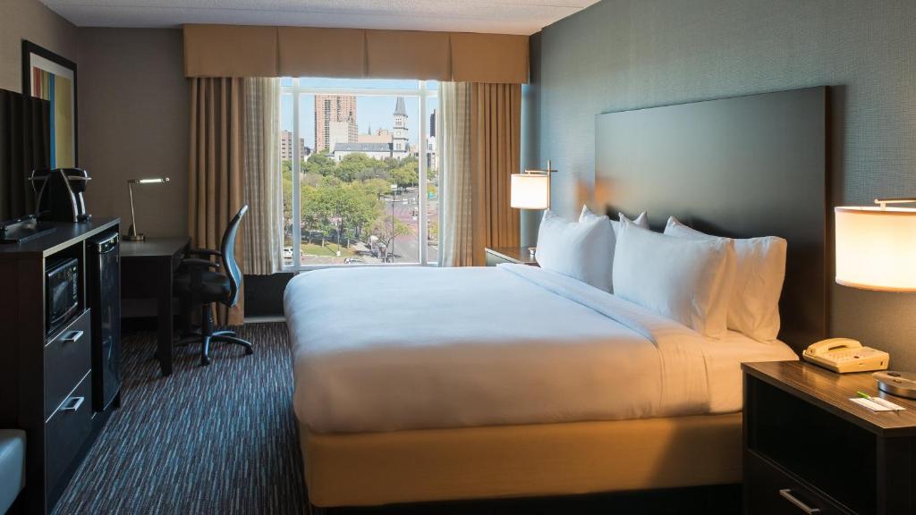 Holiday Inn St. Paul Downtown by IHG photo