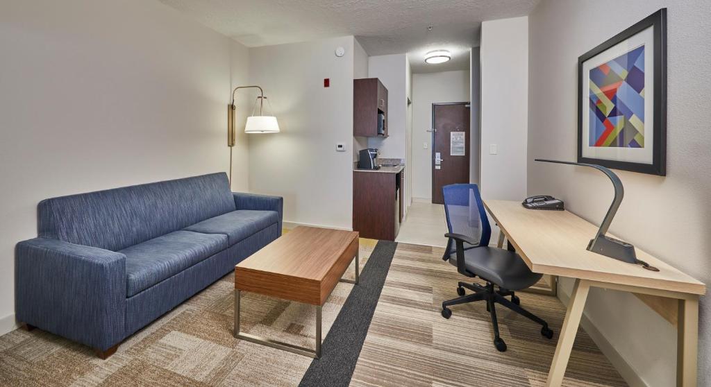 Holiday Inn Express Hotel & Suites Medford-Central Point, an IHG Hotel - Suite Royale