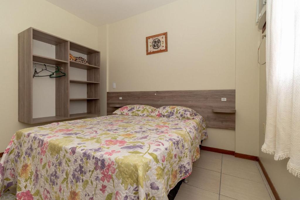  Apartamento 02 Dormitórios A 190 Metros Da Praia De Bombas - AN 05