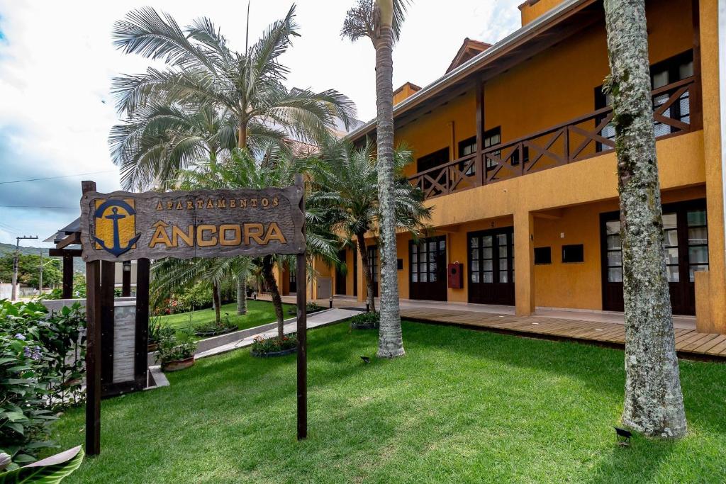  Apartamento 02 Dormitórios A 190 Metros Da Praia De Bombas - AN 05