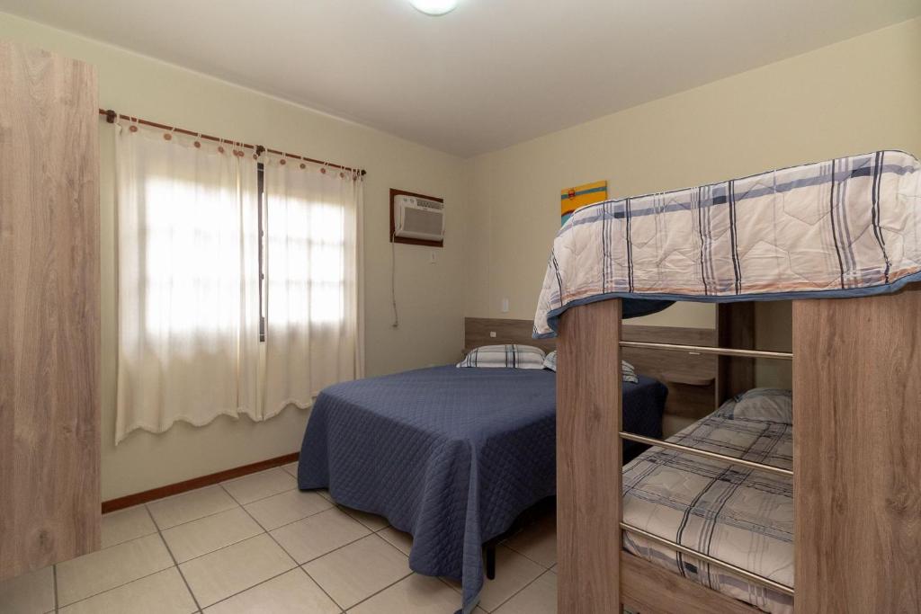  Apartamento 2 Dormitórios A 190 Metros Da Praia De Bombas - AN 08