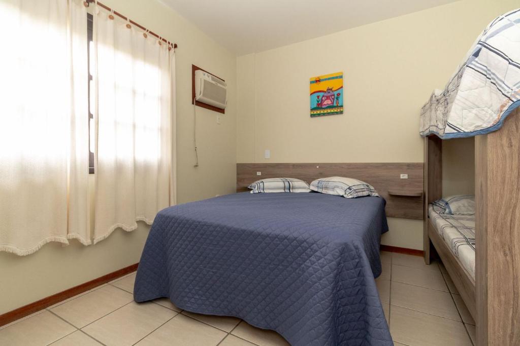  Apartamento 2 Dormitórios A 190 Metros Da Praia De Bombas - AN 08