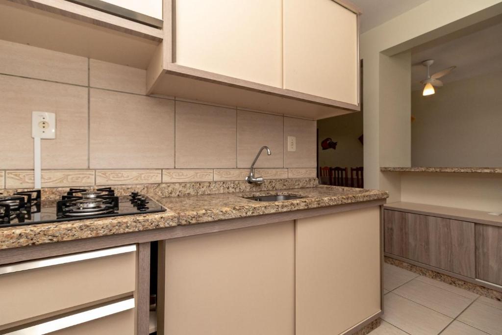  Aluguel Apartamento 8 pessoas em Bombinhas/SC Praia Bombas AN11