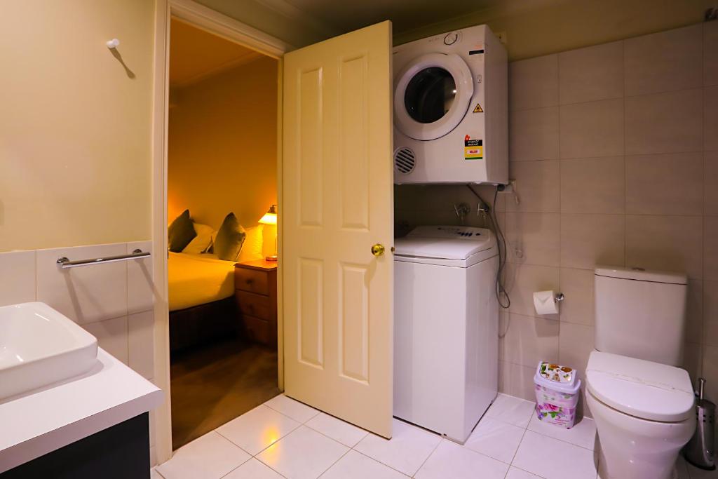 Flinders Landing Apartments - One-Bedroom Basement Apartment