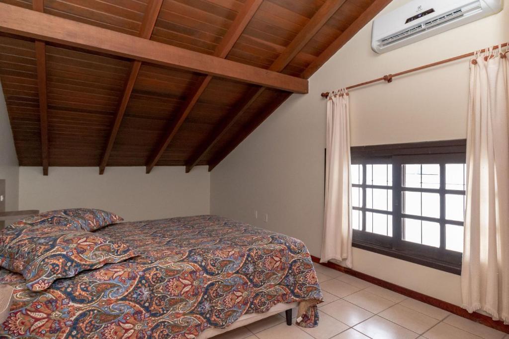  Aluguel Apartamento 8 pessoas em Bombinhas/SC Praia Bombas AN11