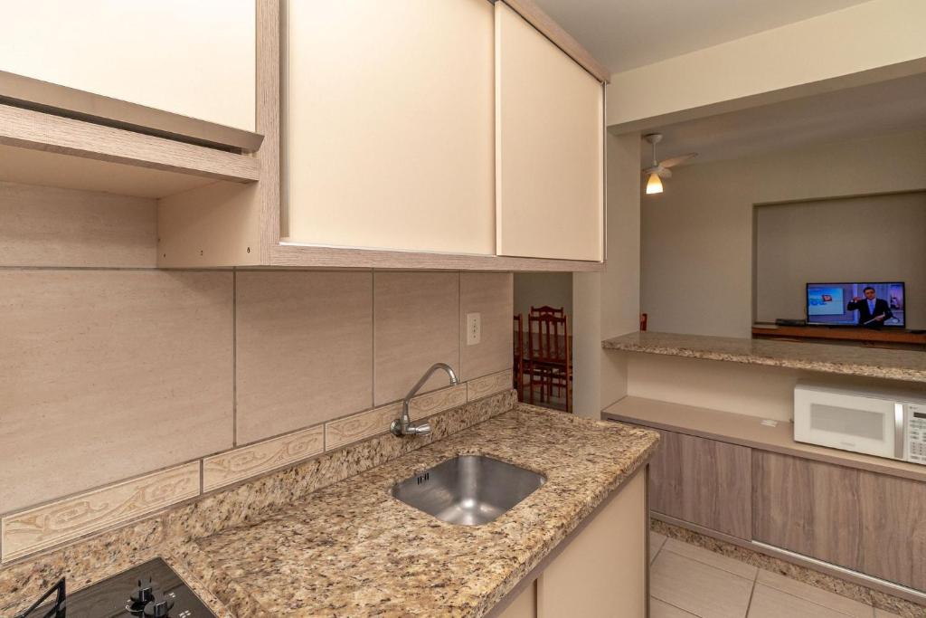  Aluguel Apartamento 8 pessoas em Bombinhas/SC Praia Bombas AN11