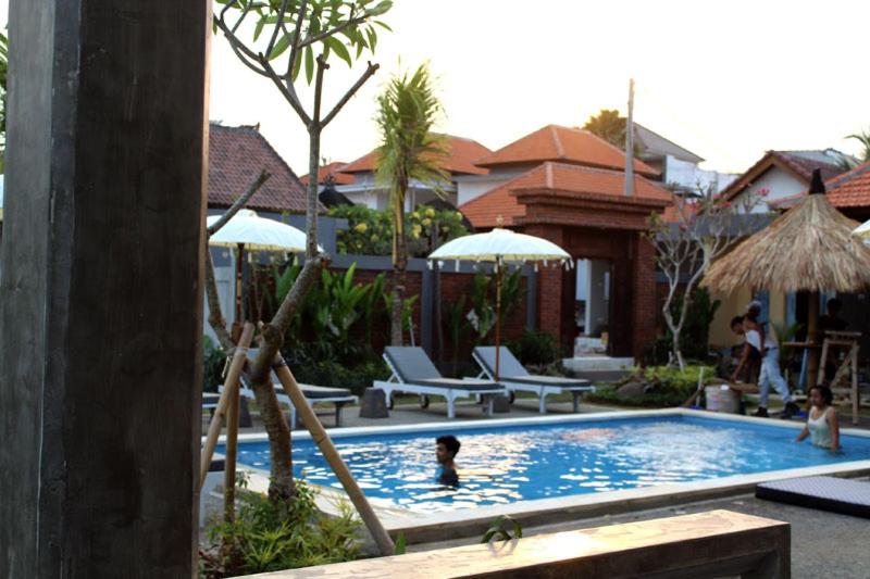 D Anyar Stay and Surf - 17