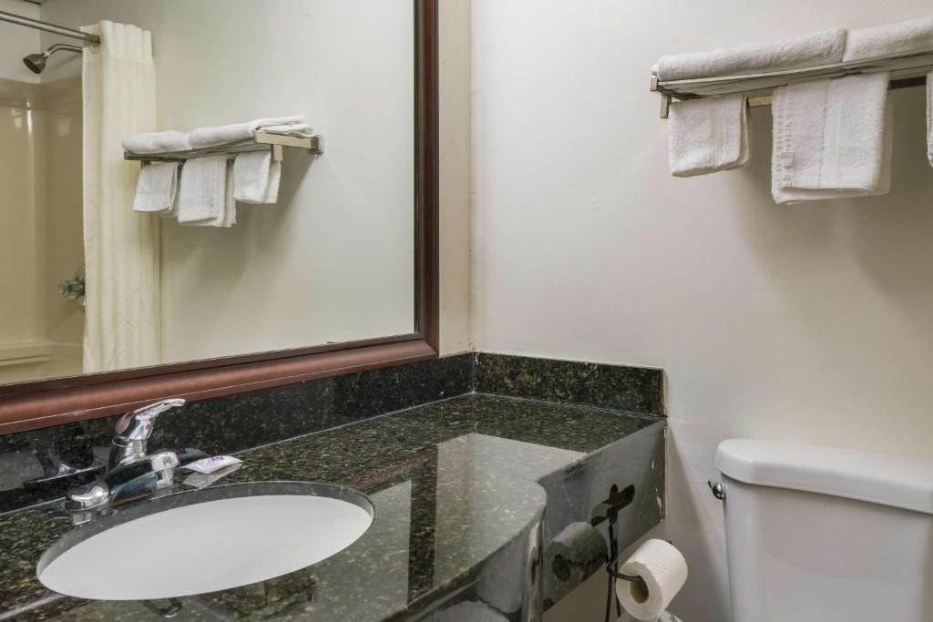 Koupelna v ubytování Motel 6-Tinton Falls, NJ