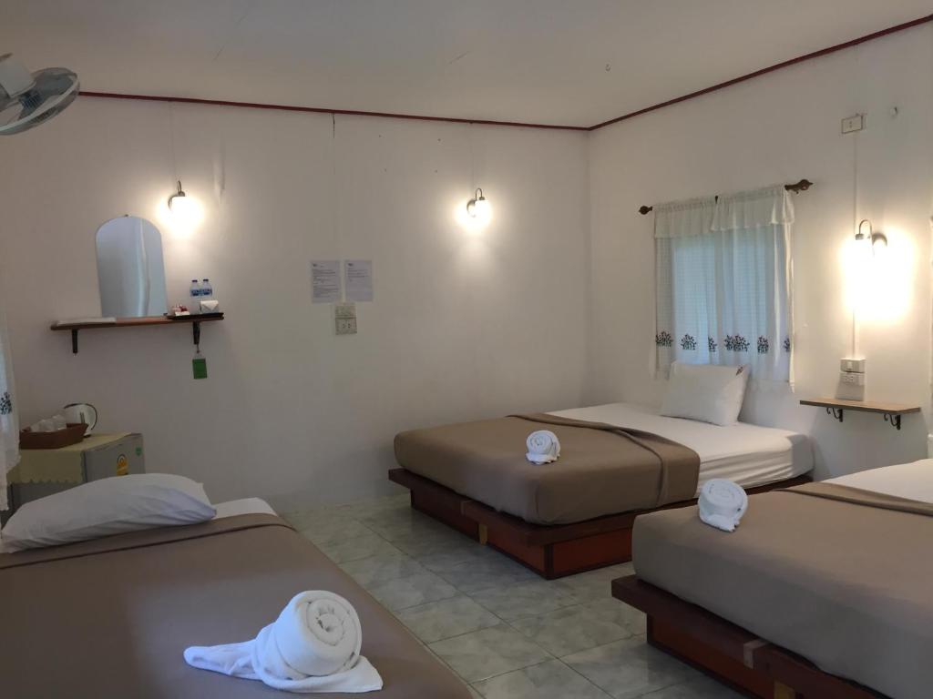 Khao Sok Jungle Huts Resort - Sala Quadrupla Economica