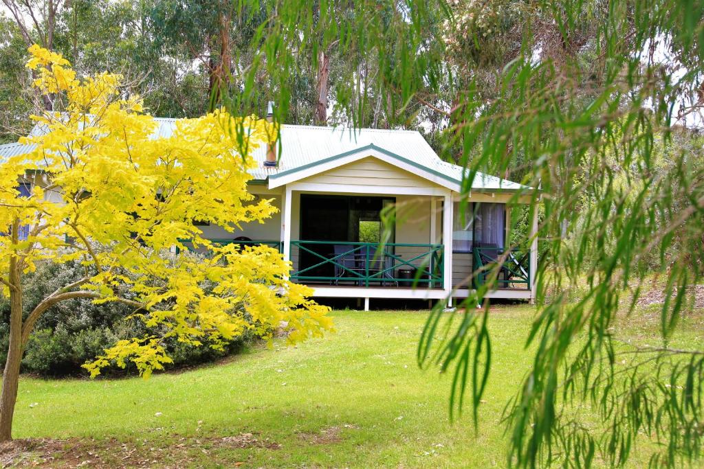 Bushy Lake Chalets, Margaret River (updated prices 2024)