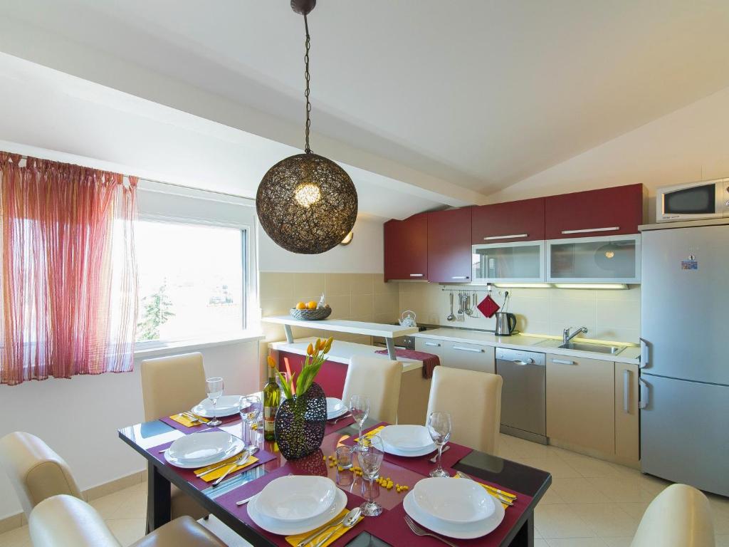 Apartments Marli - Apartment With Balcony