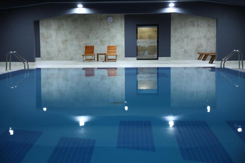 Bazén v ubytování Zepter Hotel Vrnjacka Banja, member of Zepter Hotels nebo v jeho okolí