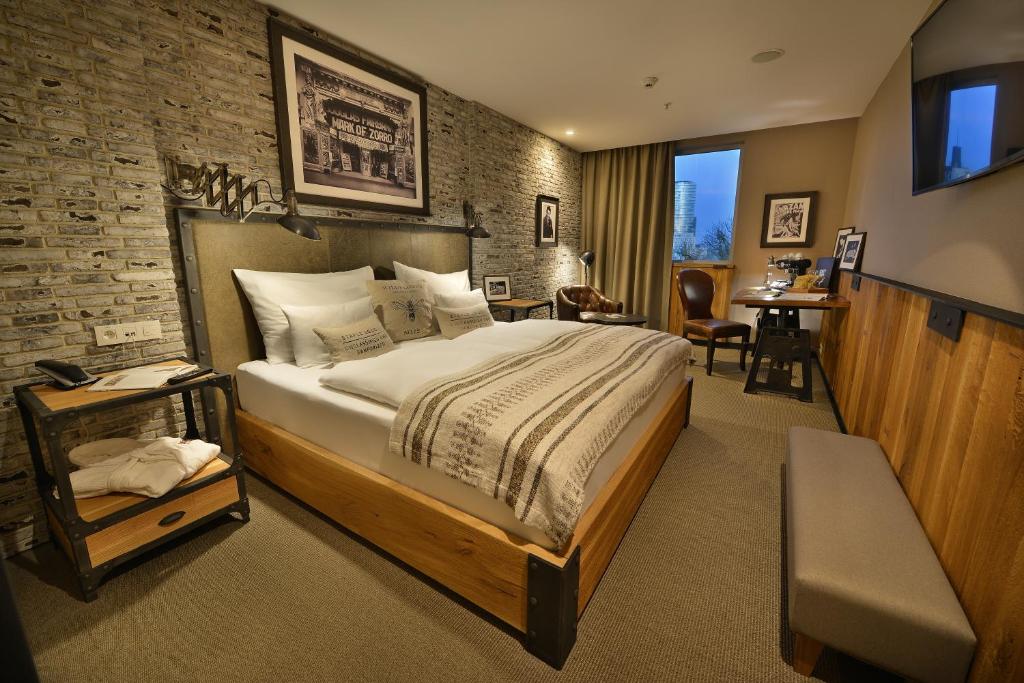 
Premium Double Room (including daily refilled free mini bar)
