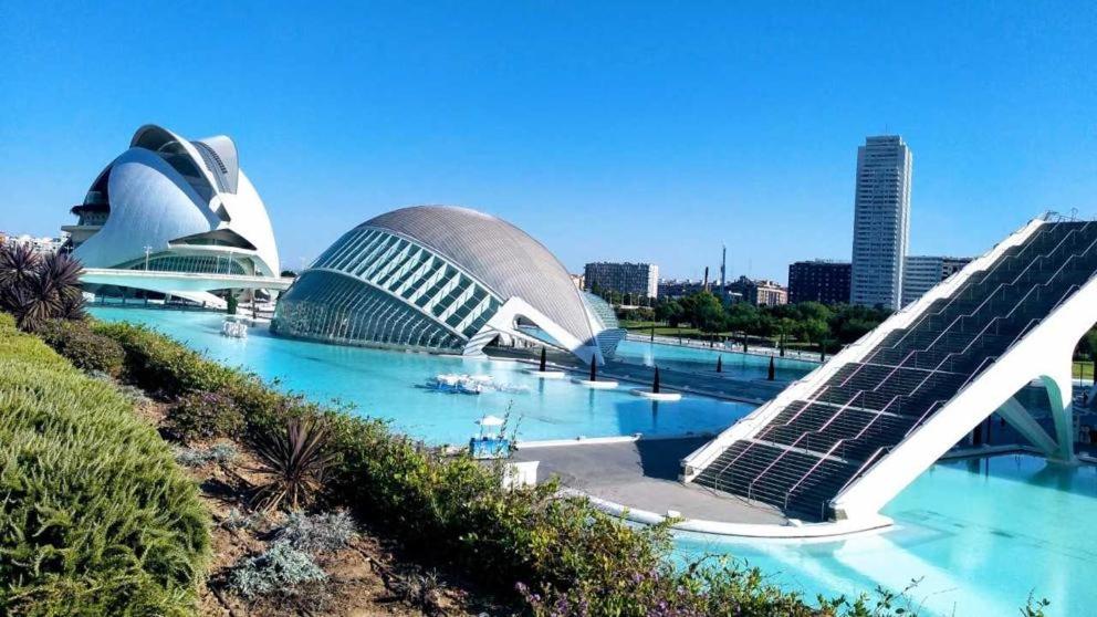 Homestay Double Room in VALENCIA, Valencia, Spain - Booking.com