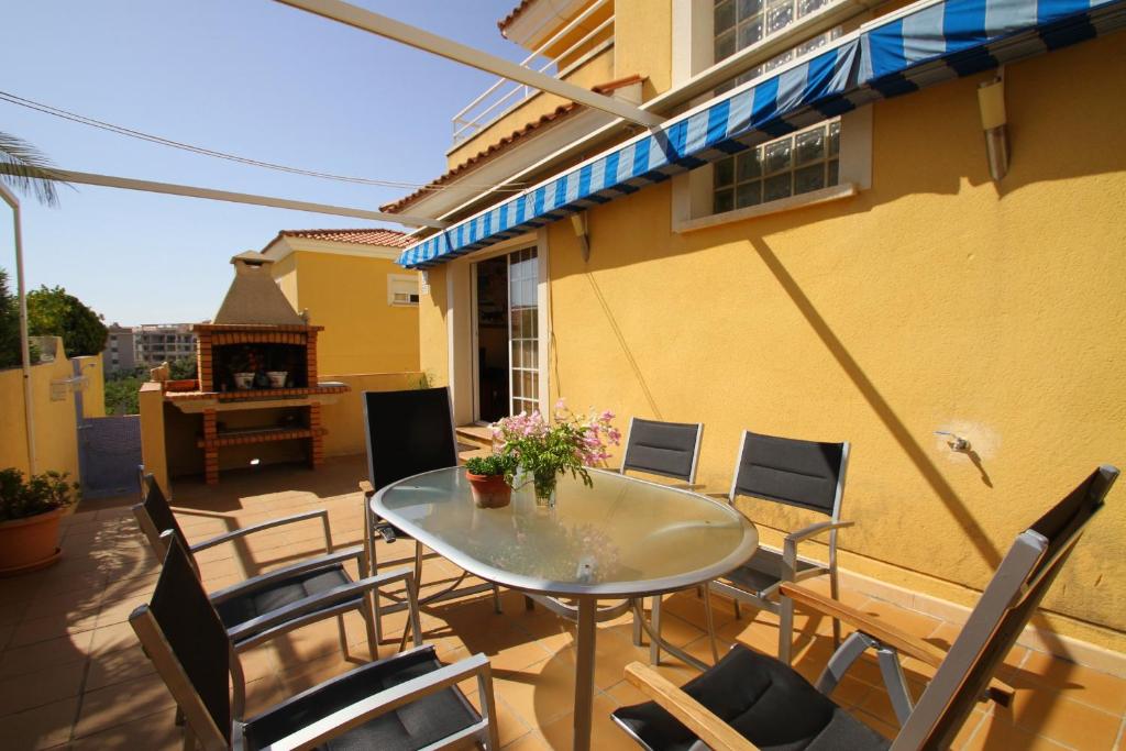 Patio alebo iná vonkajšia časť ubytovania ARENDA Villa Tina