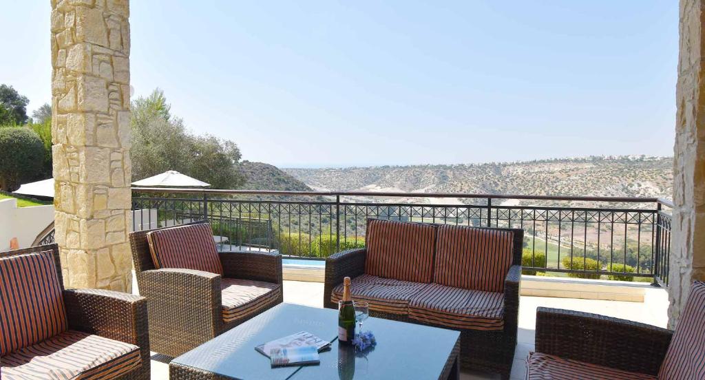 4 bedroom Villa Kourion with private pool, Aphrodite Hills Resort