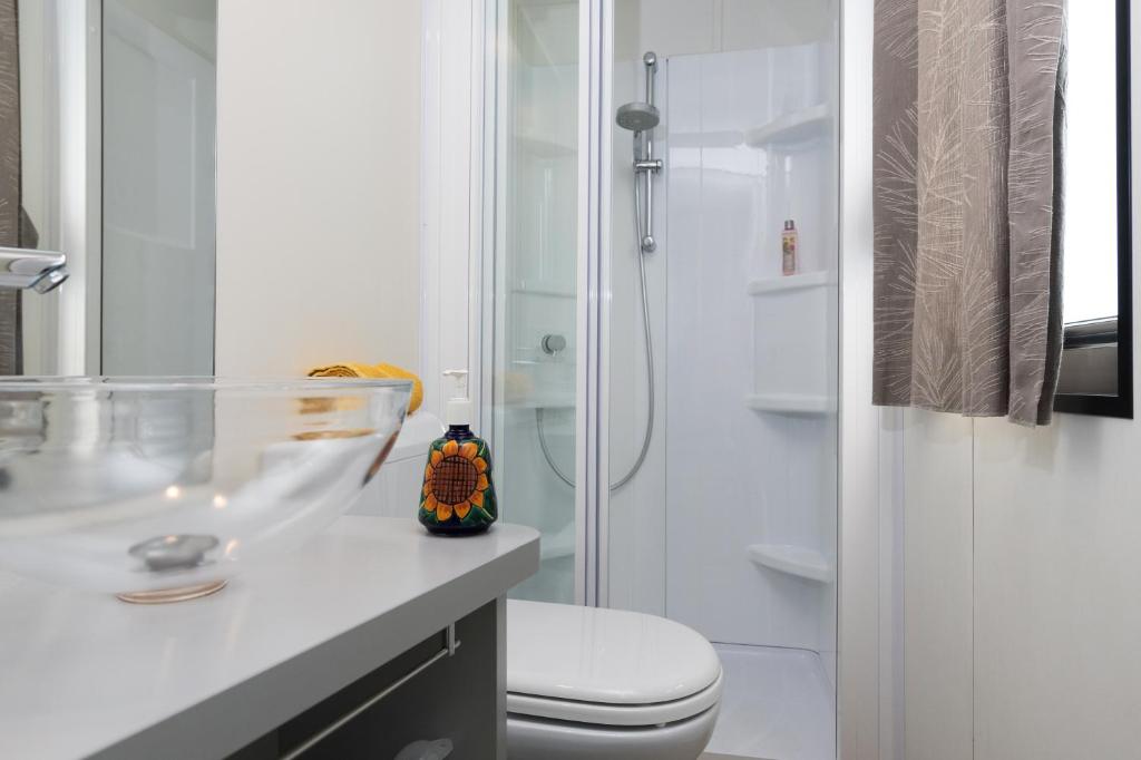 Een badkamer bij Fornella Camping & Wellness family resort