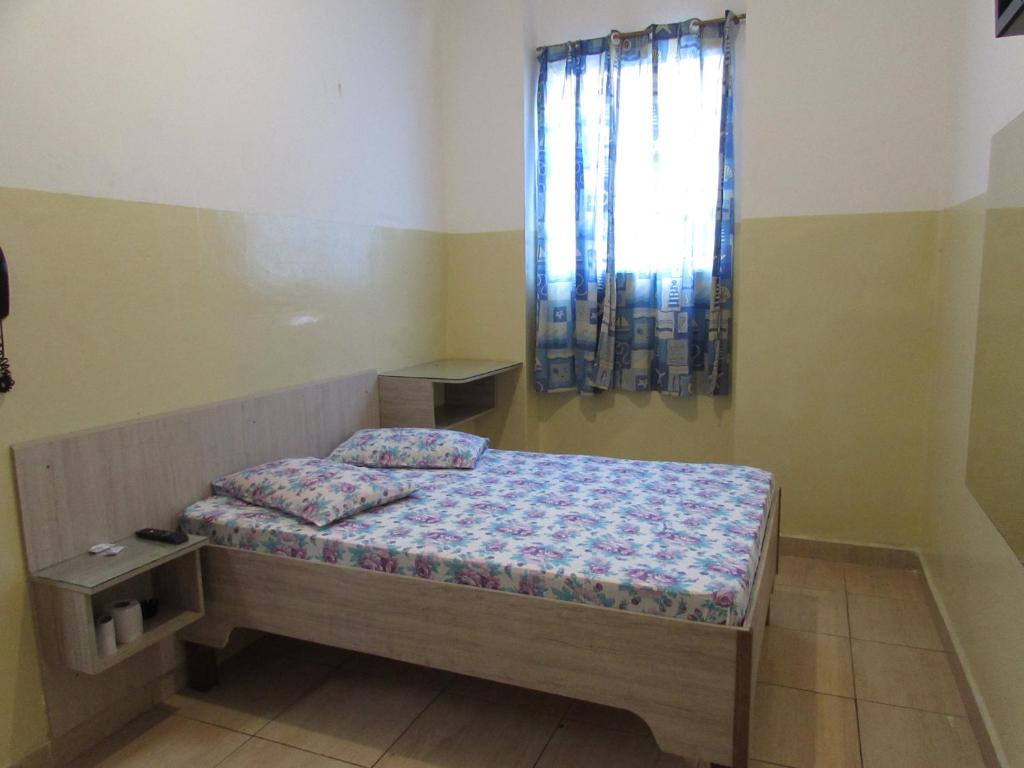  Hospedaria Meni Sob Nova Direção Próximo ao Brás e 25 de Março