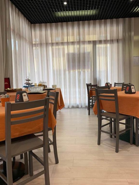 Restaurace v ubytování HOTEL DOZZA