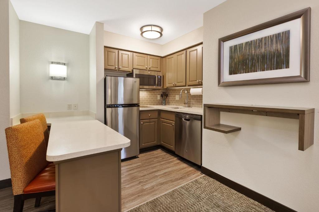 Staybridge Suites Kalamazoo by IHG photo