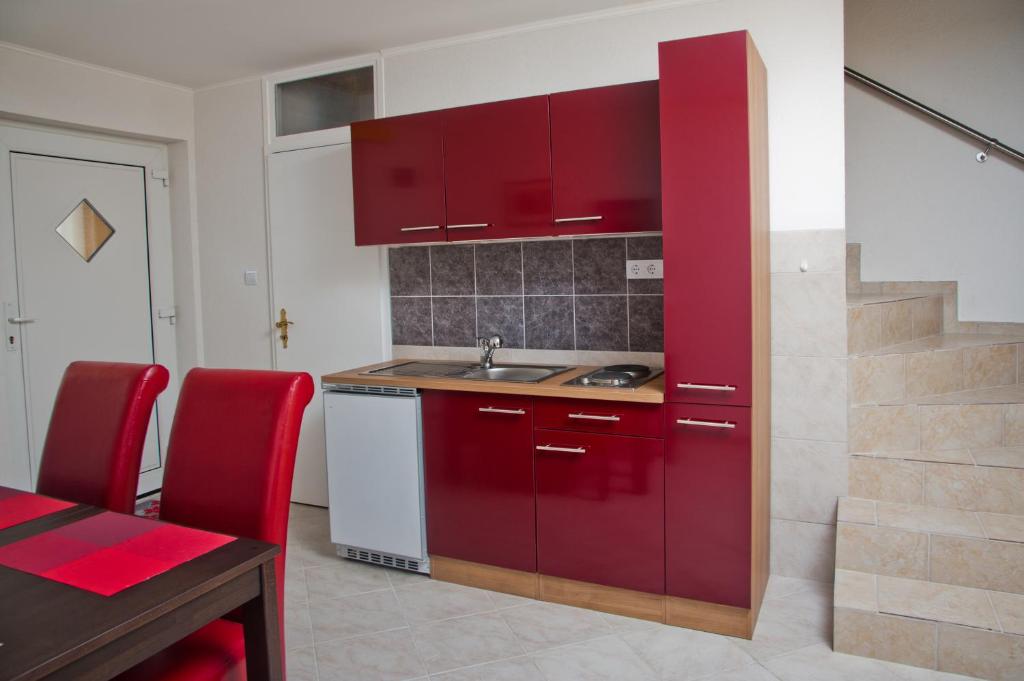 Kuchyňa alebo kuchynka v ubytovaní Alt Baden Apartement