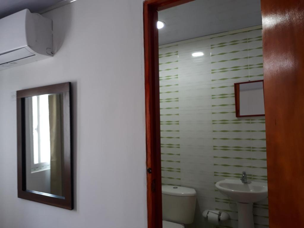 Koupelna v ubytování Ludisa House