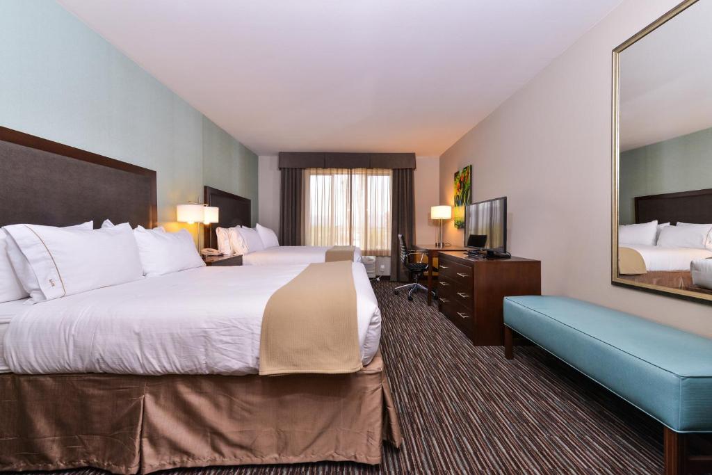 Postel nebo postele na pokoji v ubytování Holiday Inn Express & Suites Indio - Coachella Valley by IHG