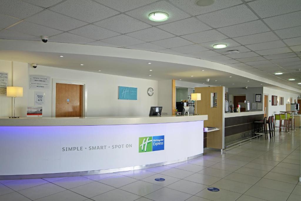 Vstupní hala nebo recepce v ubytování Holiday Inn Express Nuneaton by IHG