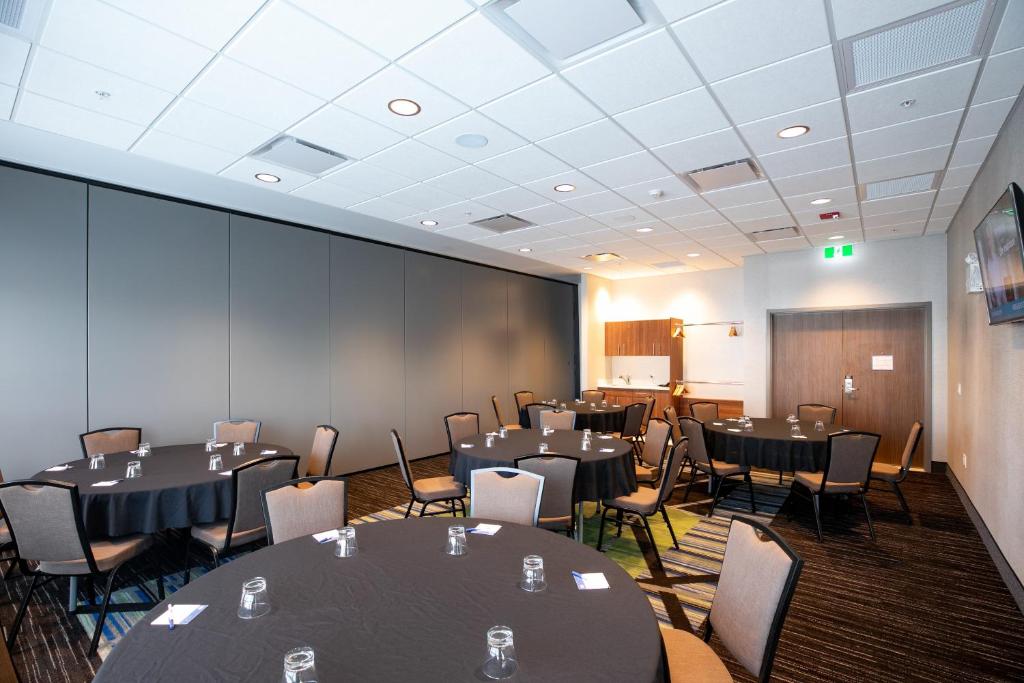 Restaurace v ubytování Holiday Inn Express - Lethbridge Southeast by IHG