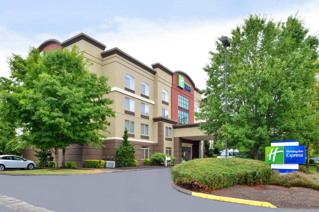 una representación de la parte delantera de un hotel en Holiday Inn Express Portland West/Hillsboro, an IHG Hotel, en Hillsboro