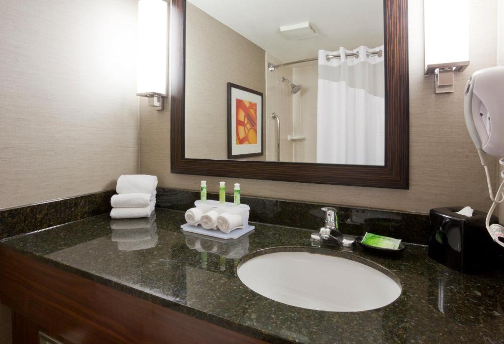 Holiday Inn Express & Suites Bloomington West, an IHG Hotel - Chambre Queen Standard Avec Deux Lits Queen