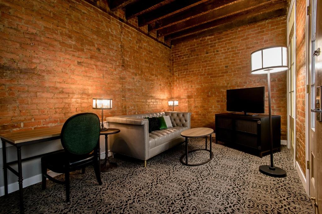 Holiday Inn Hotel French Quarter-Chateau Lemoyne, an IHG Hotel - 
