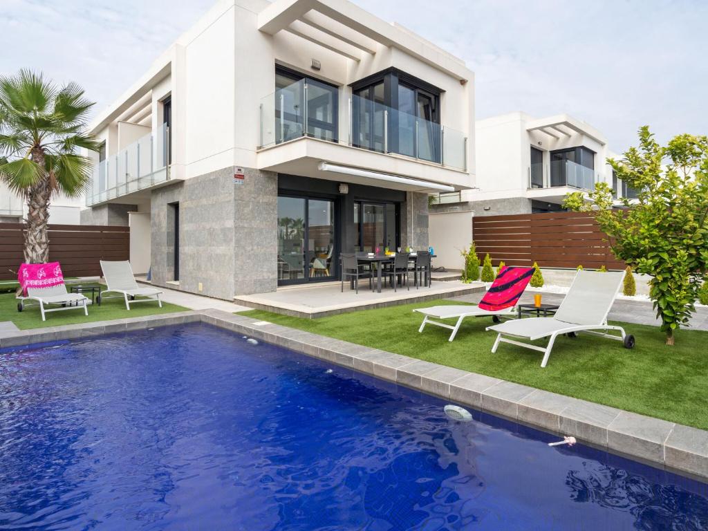 Belvilla by OYO Casa Bali 11, Vistabella – Updated 2024 Prices